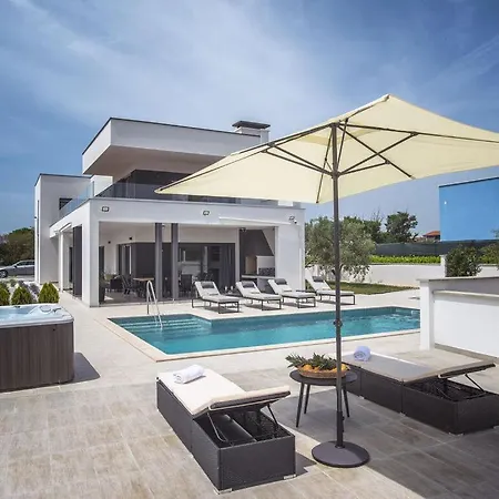 Comfortable Villa *