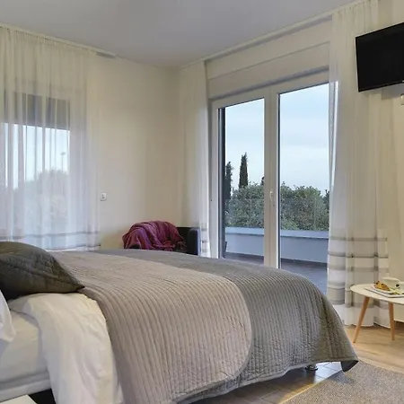 Comfortable Villa Pula
